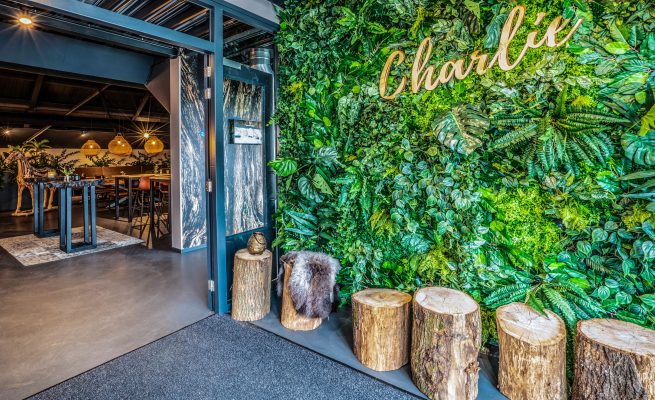 Greenwall van Kunstbeplanting - Restaurant Charlie Roompot